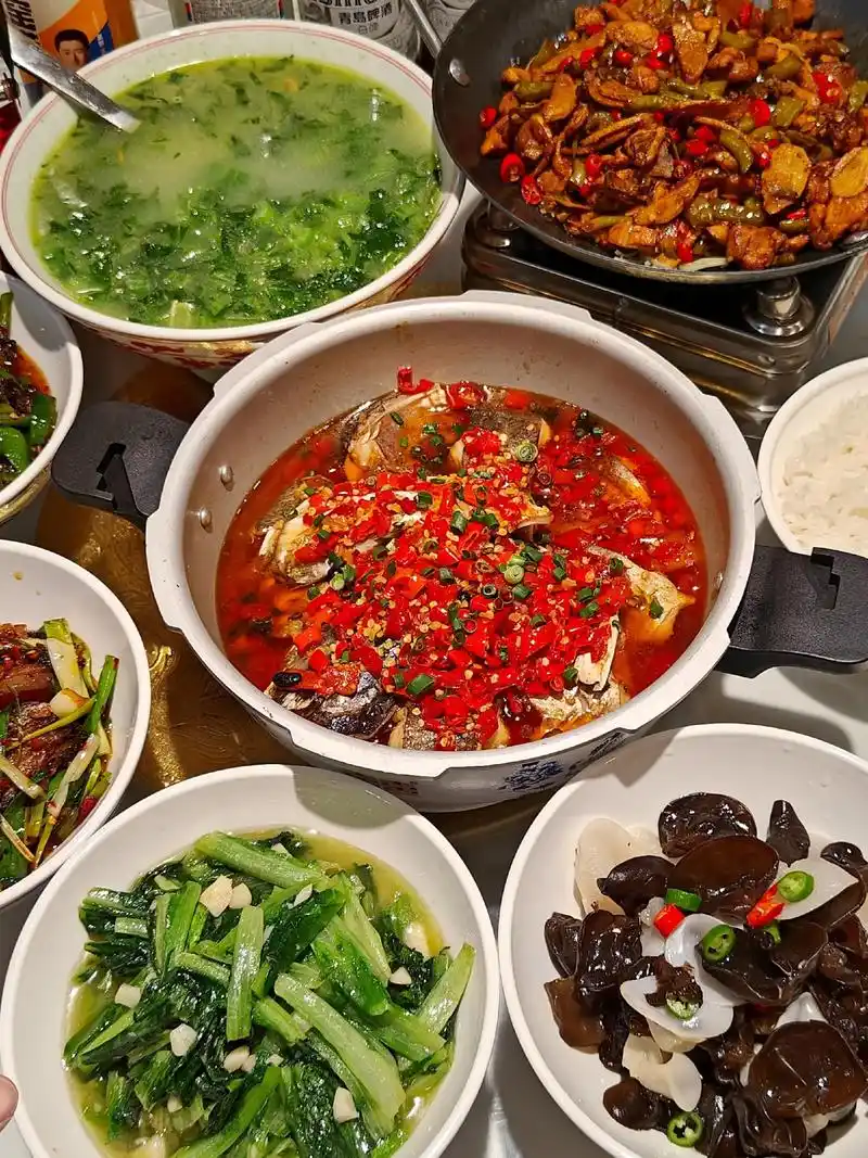 Xun晒长沙美食引热议：FPS选手的“家乡菜”buff能否提升枪感？